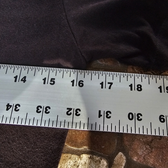 Rock and Roll Hall of Fame Museum Deep V-neck T-shirt with Graphic, Size Small - Picture 8 of 9